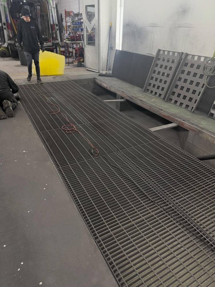 Pit clean work by the Elite crew